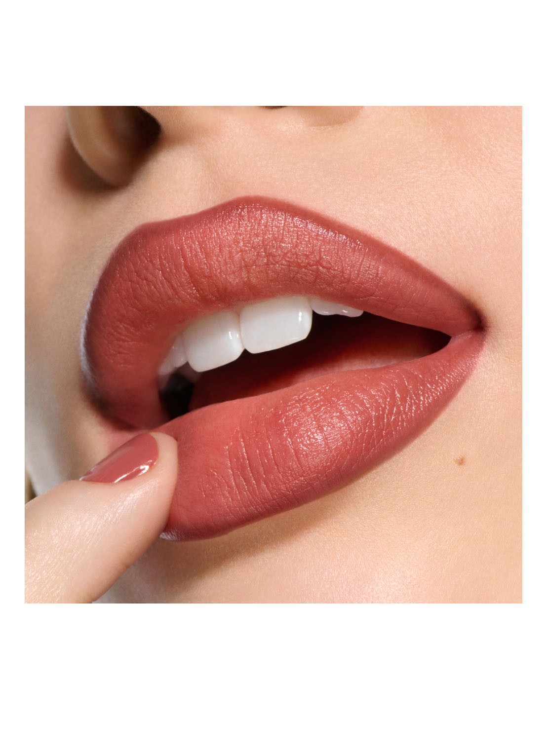 M·A·C Powder Kiss Velvet Blur Slim Stick - Limited Edition lipstick - detail 3 whirlin'