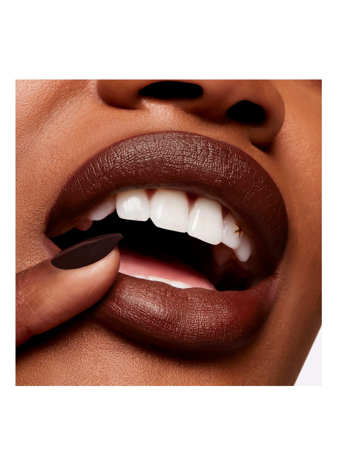 M·A·C Powder Kiss Velvet Blur Slim Stick - lipstick - detail 6 love clove