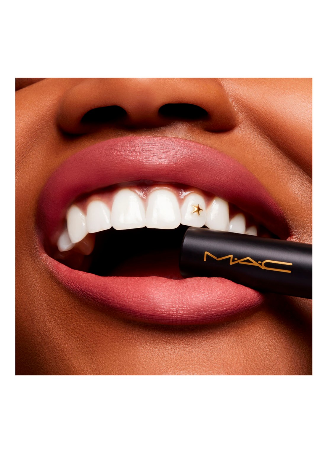 M·A·C Powder Kiss Velvet Blur Slim Stick - lipstick - detail 6 peppery pink