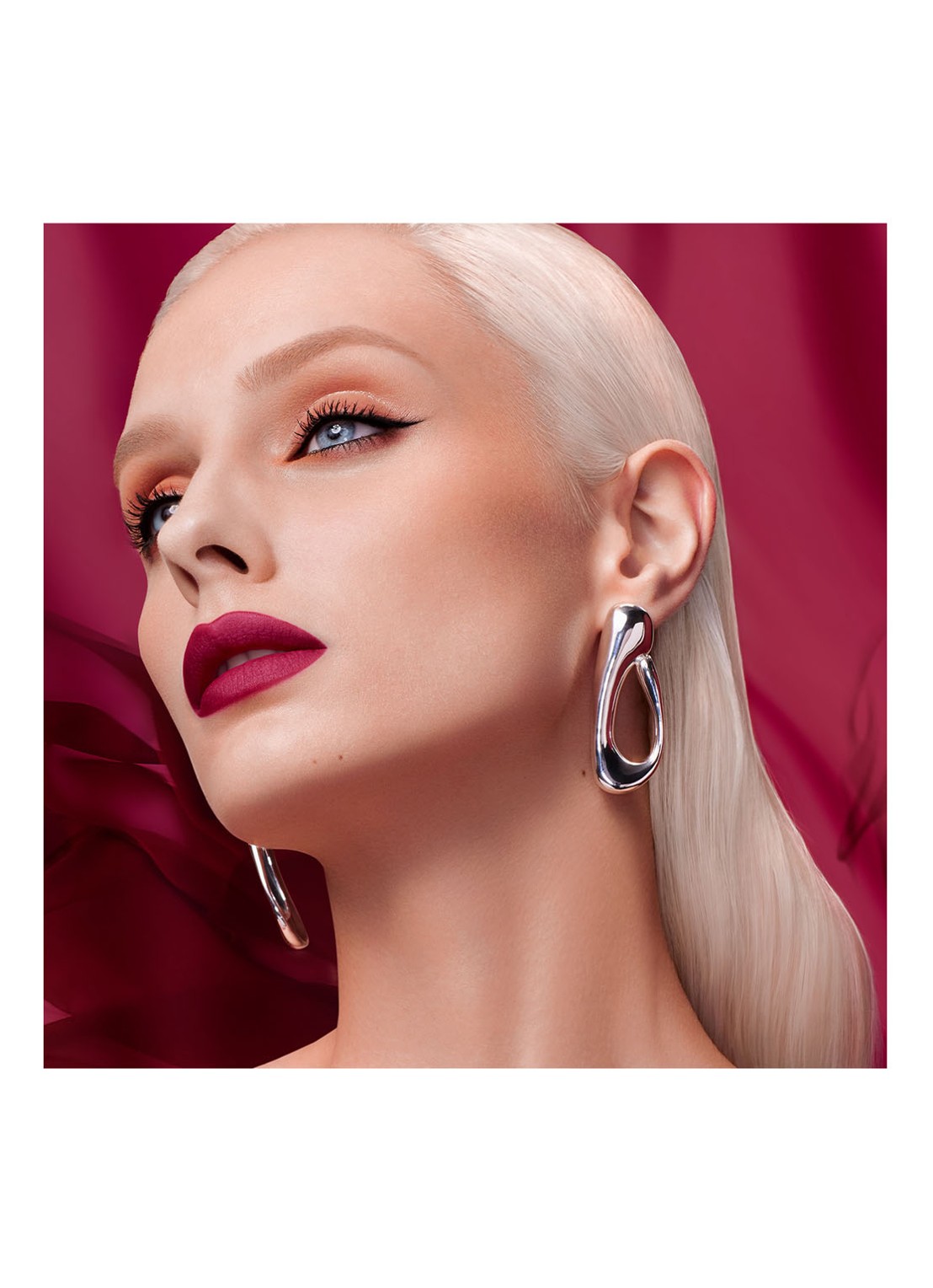M·A·C Powder Kiss Velvet Blur Slim Stick - lipstick - detail 4 wild rebel