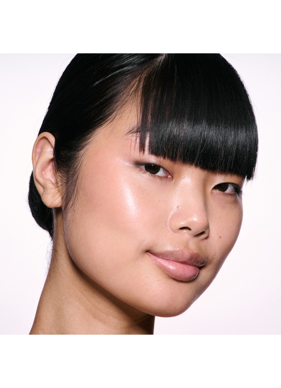M·A·C Skinfinish Lightstruck Liquid Highlighter - detail 5 space slippers