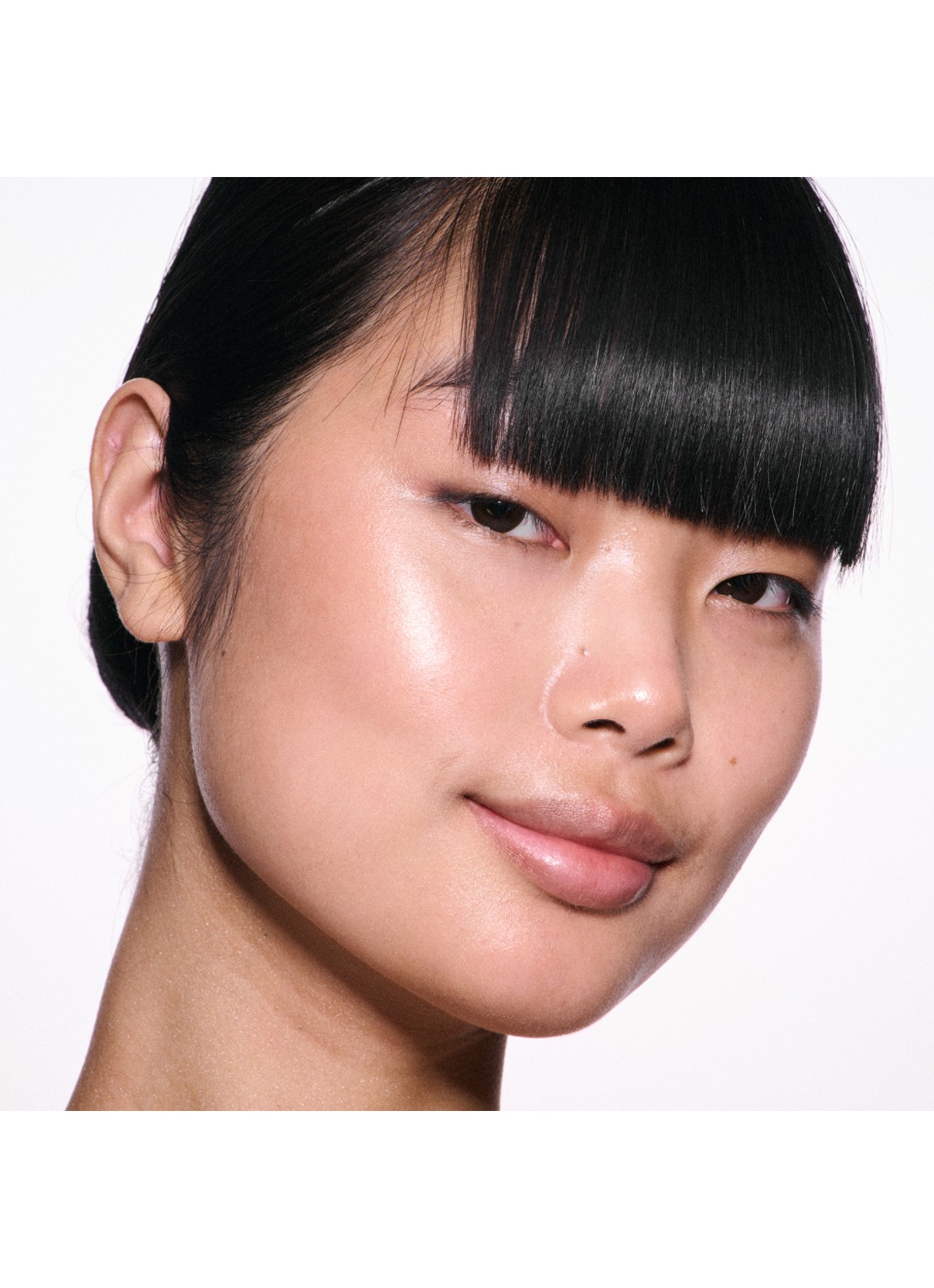 M·A·C Skinfinish Lightstruck Liquid Highlighter - detail 3 bubbled over