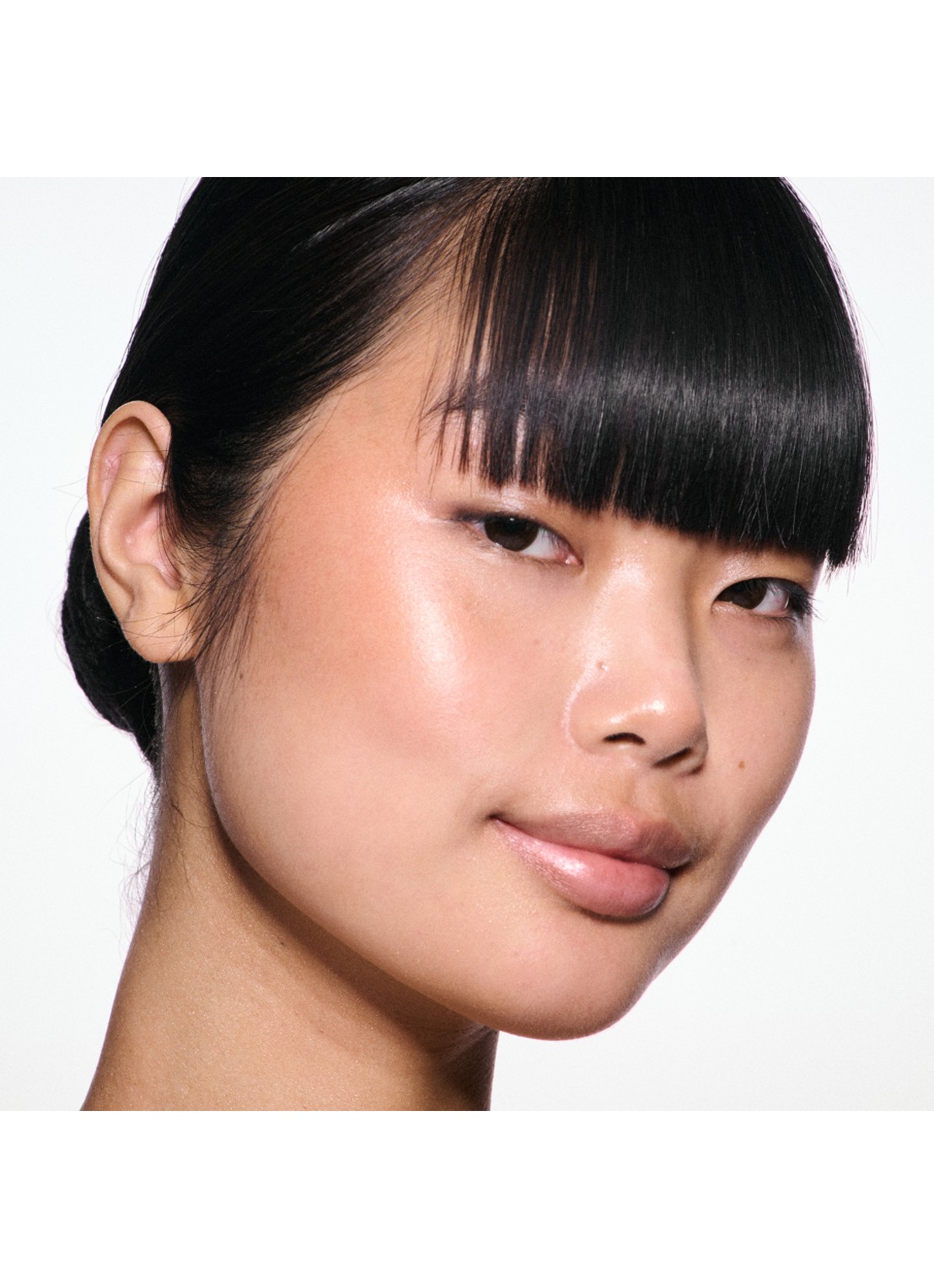 M·A·C Skinfinish Lightstruck Liquid Highlighter - detail 3 cherry chrome