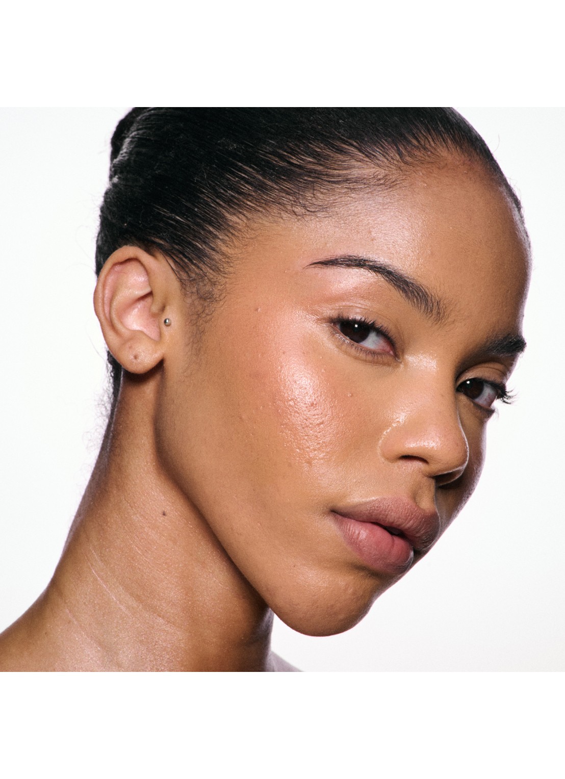 M·A·C Skinfinish Lightstruck Liquid Highlighter - detail 4 cherry chrome