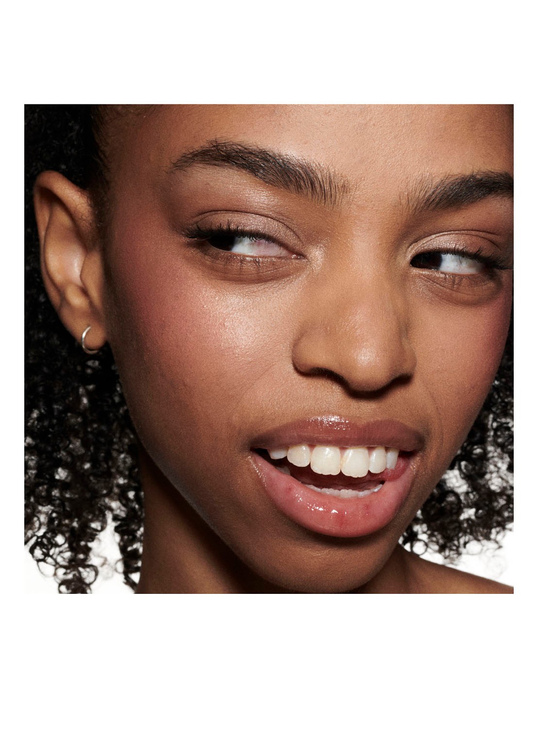 M·A·C Strobe Beam Liquid Blush - vloeibare blush - detail 4 03 ice gleam