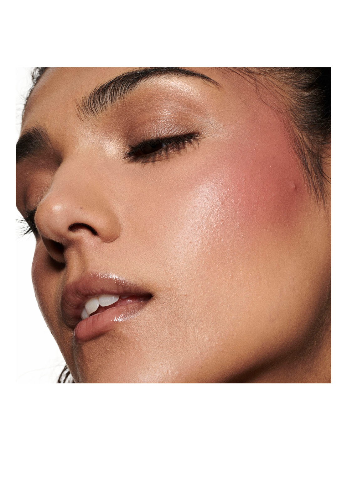 M·A·C Strobe Beam Liquid Blush - vloeibare blush - detail 2 10 plummy bare