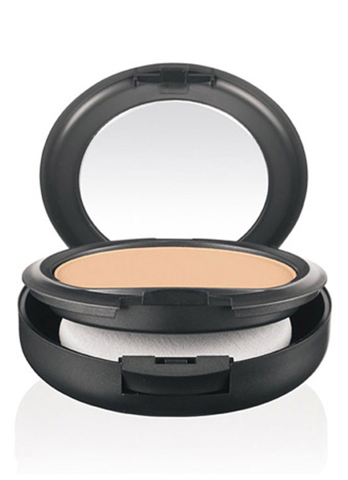 M·A·C Studio Fix Powder Plus Foundation - voorkant 2 nc44.5