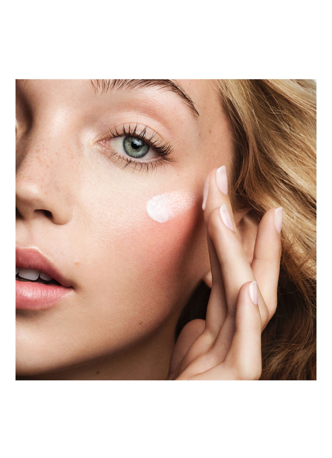 M·A·C Studio Radiance Moist - primer - detail 5 undefined