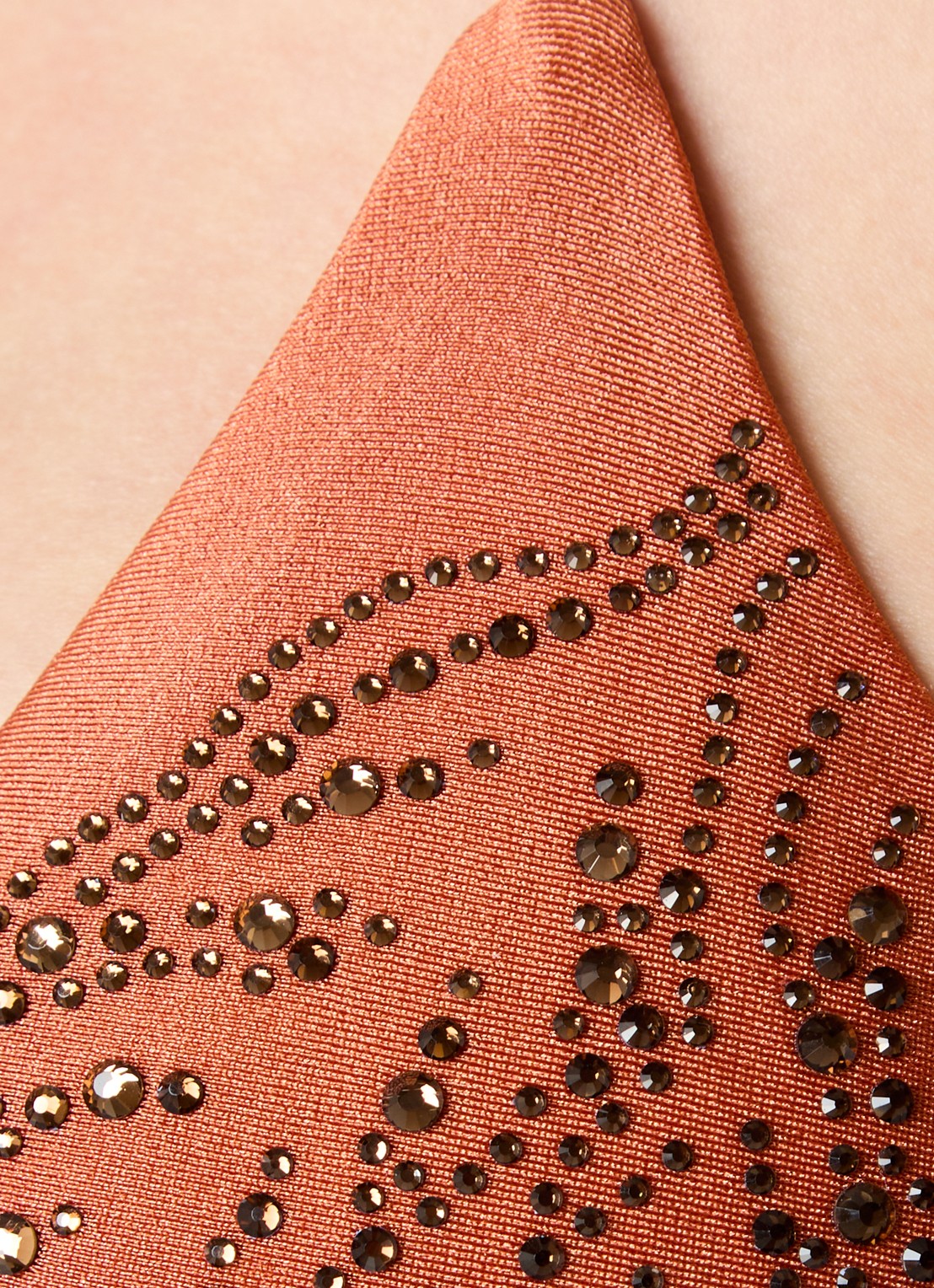 MAAJI Satin Umber Balmy reversible triangel bikinitop met uitneembare vulling - detail 6 oranjebruin