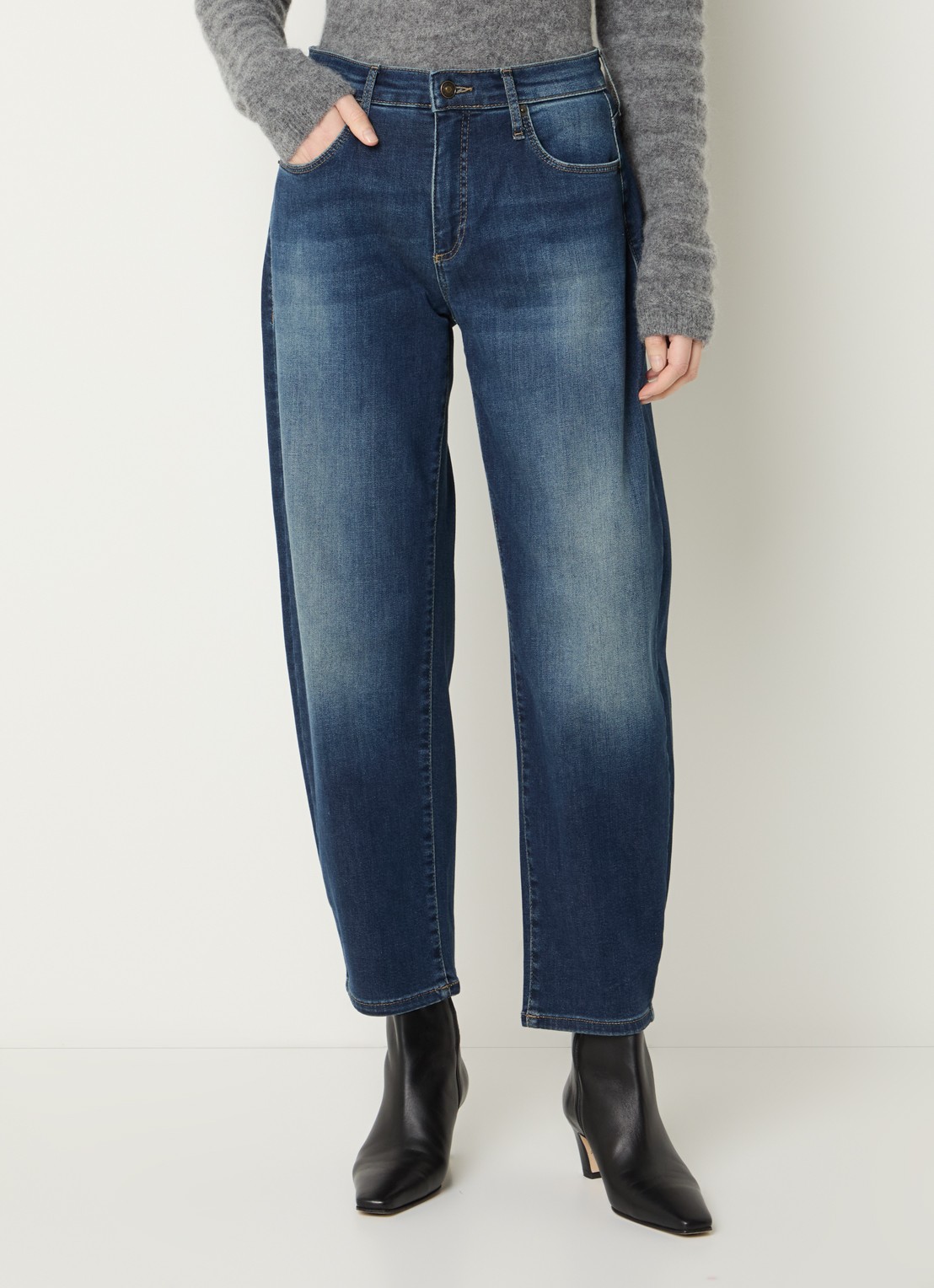 MAC Jeans Danni high waist tapered jeans met donkere wassing - detail 4 indigo