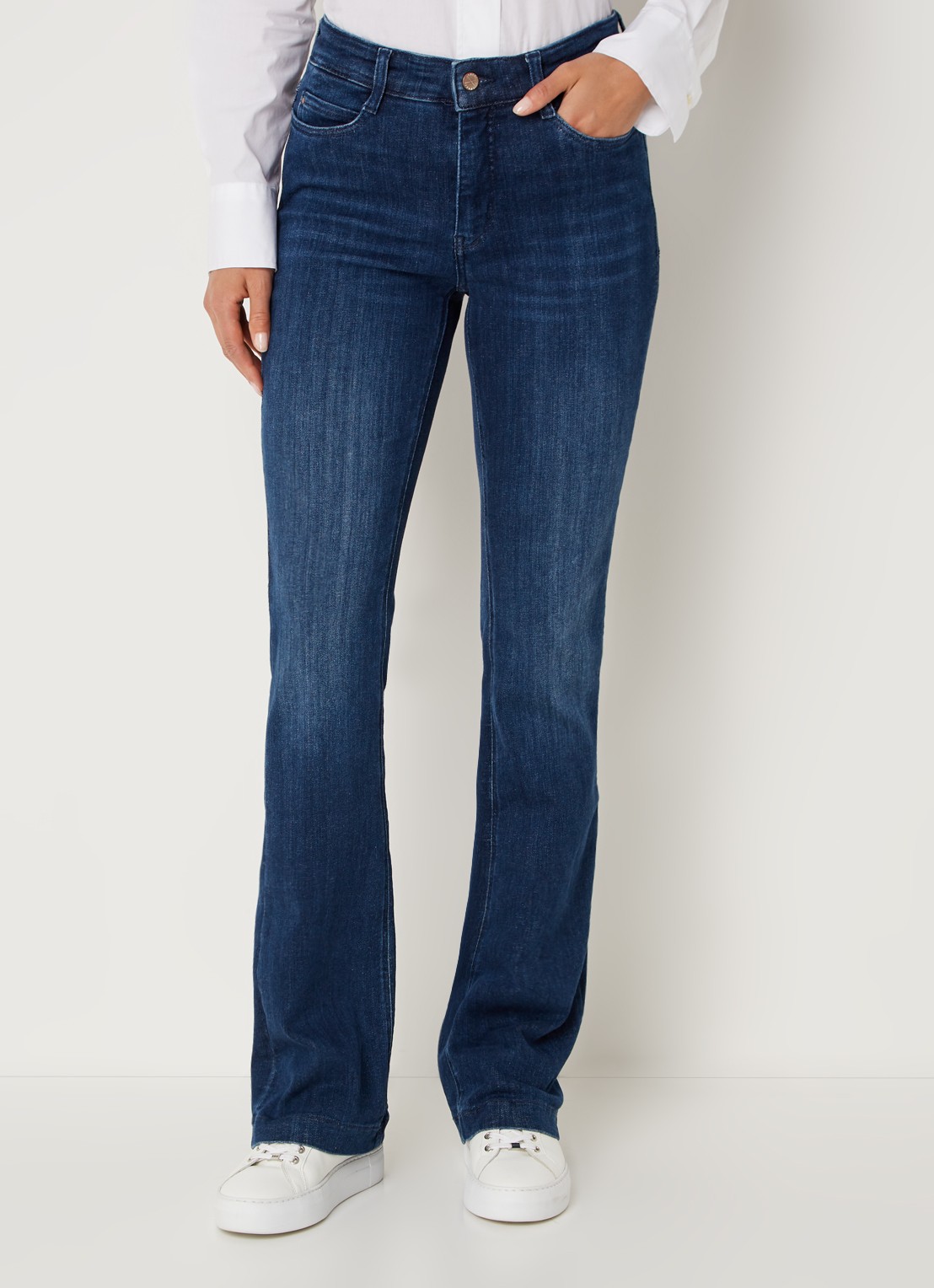 MAC Jeans Dream mid waist flared jeans met stretch - detail indigo