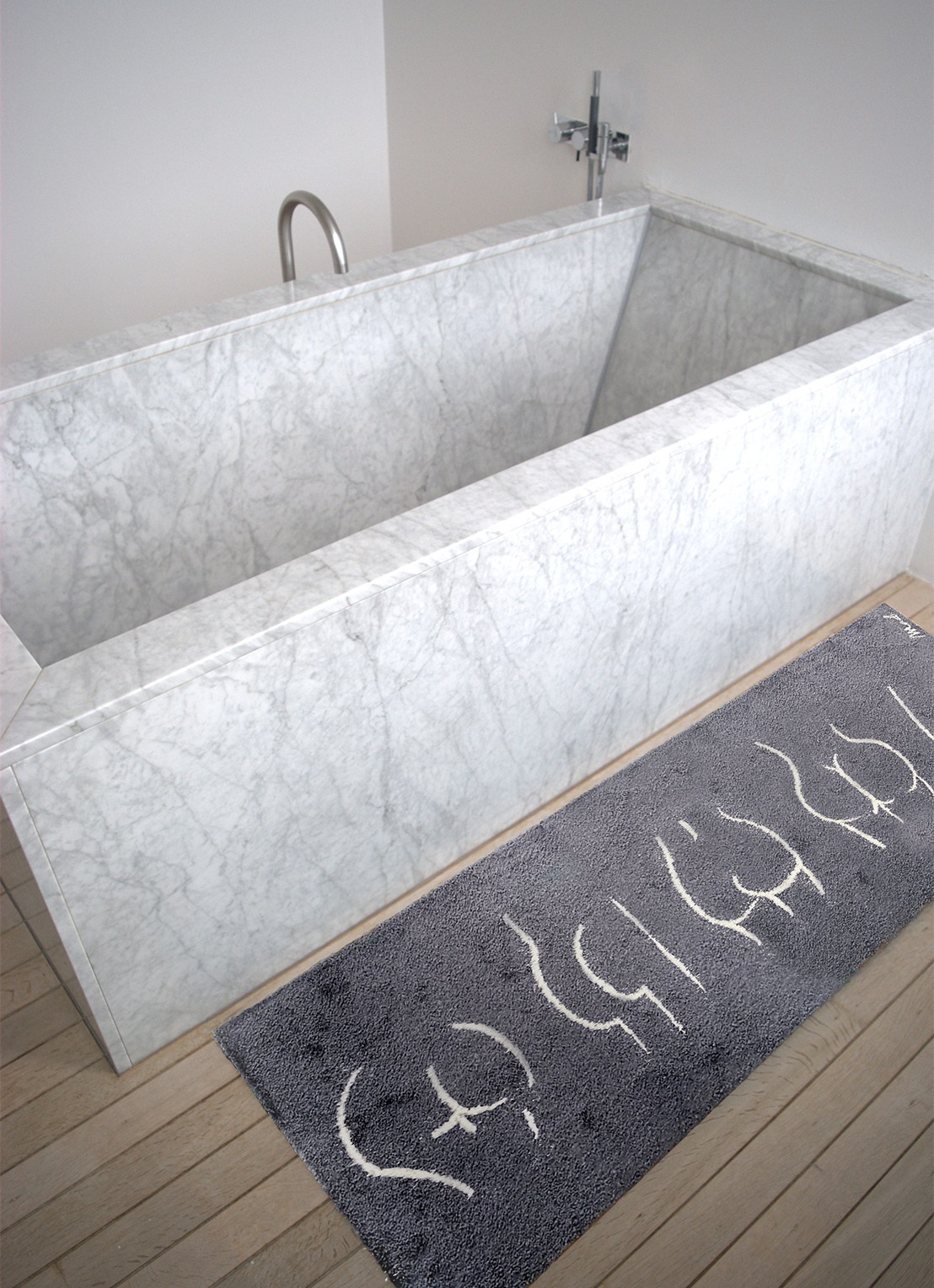 Mad About Mats Aude badmat 50 x 150 cm - voorkant 2 grijs