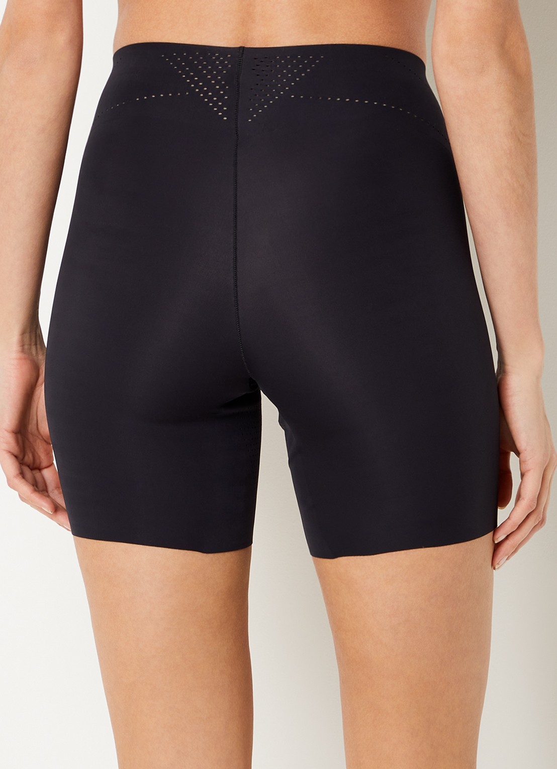 MAGIC Bodyfashion Dream Shaper corrigerende short - achterkant 3 zwart