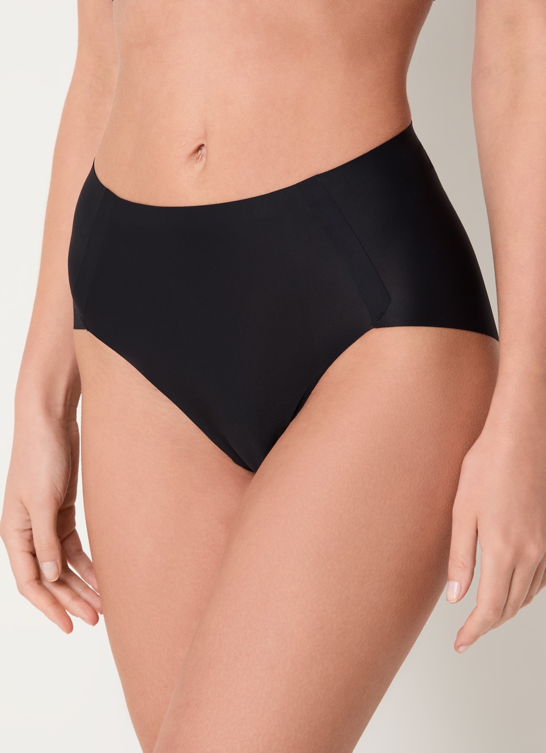 MAGIC Bodyfashion Everyday corrigerende slip - voorkant 4 zwart
