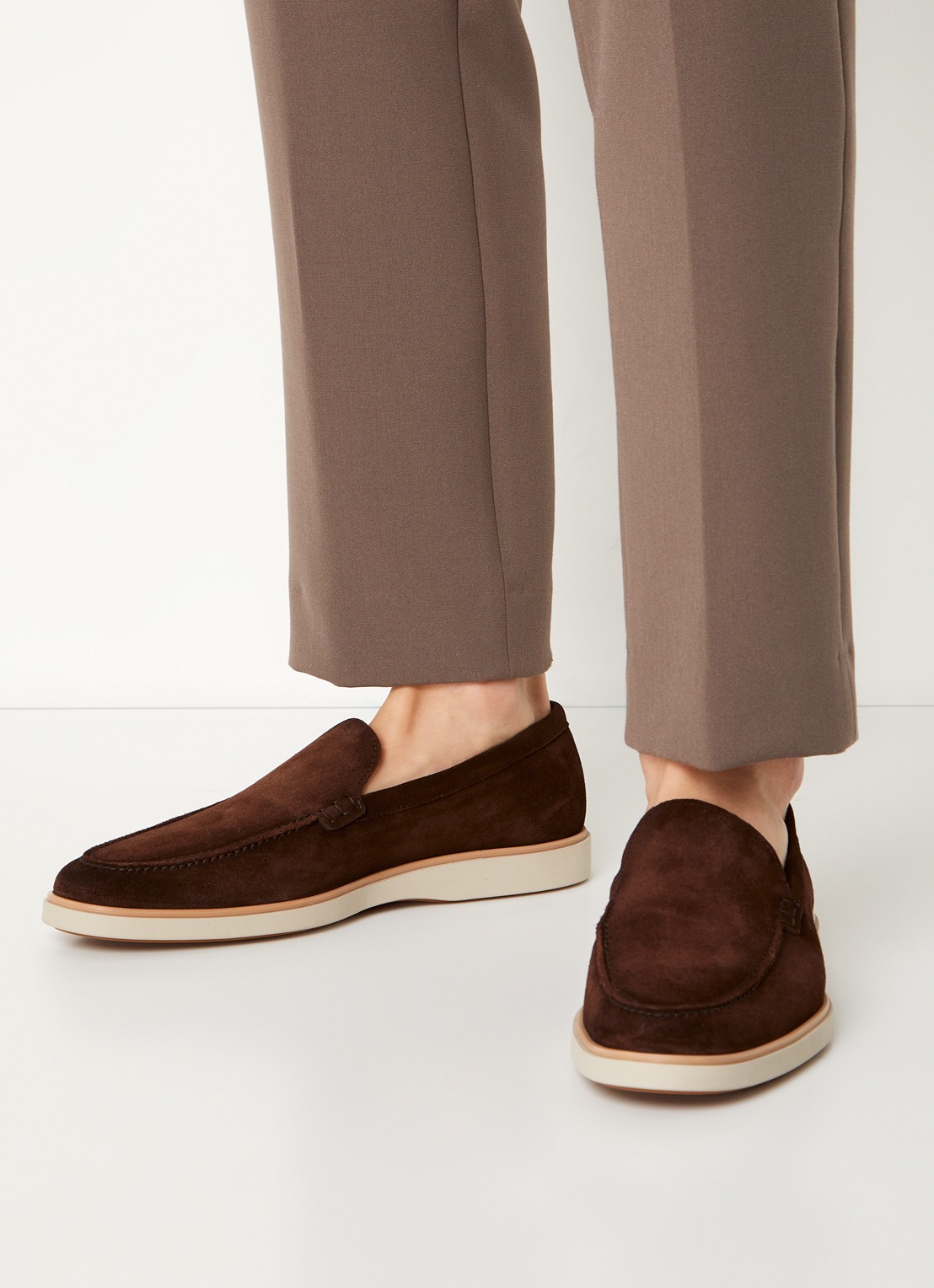 Magnanni Lourenco loafer van suède - voorkant 2 donkerbruin