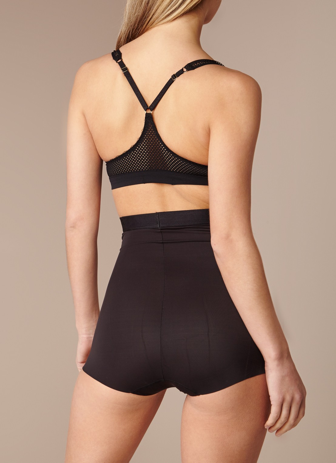 Maidenform Stay Put Firm corrigerende tailleslip - achterkant zwart