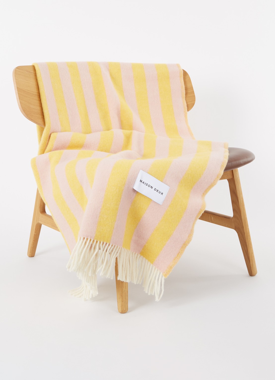 Maison Deux Candy Wrap plaid van wol 130 x 200 cm - voorkant 2 geel