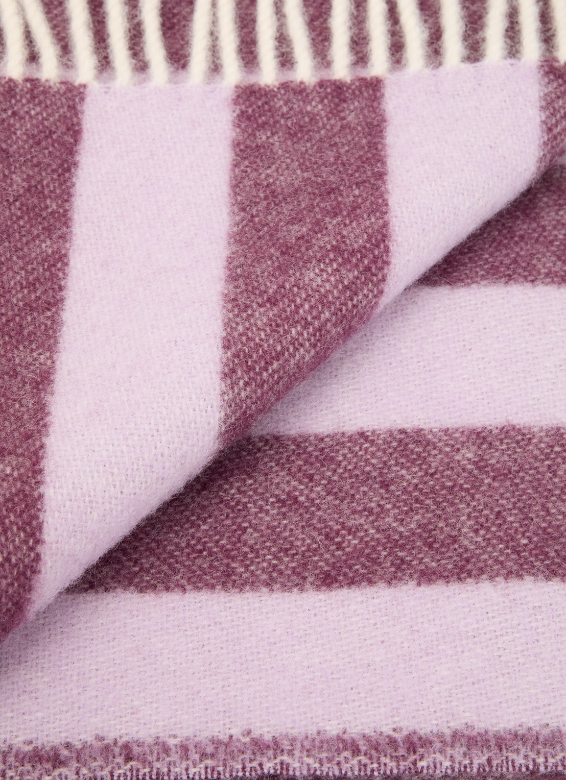 Maison Deux Plaid van wol 130 x 200 cm - detail 3 donkerblauw
