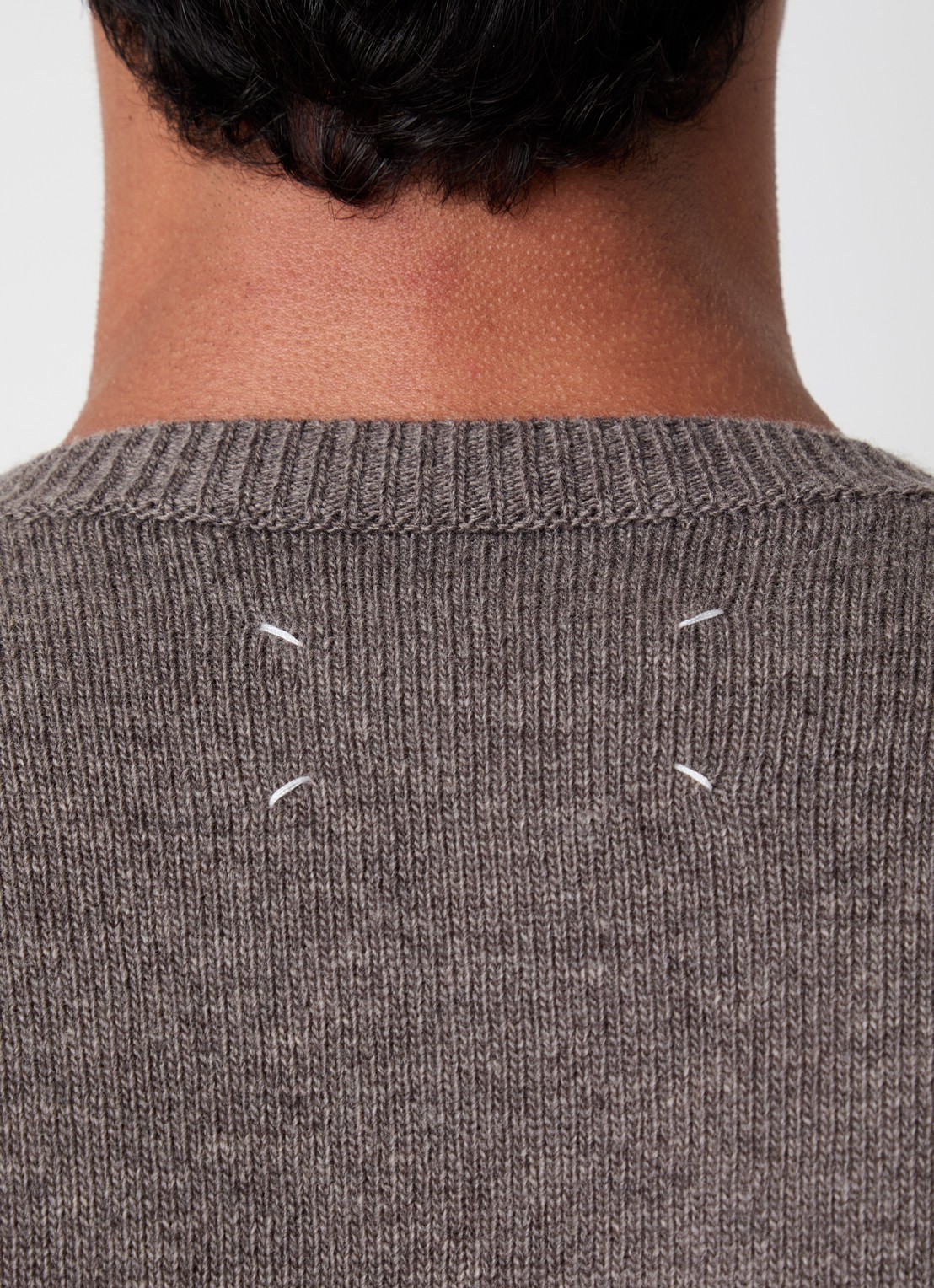 Maison Margiela Fijngebreide trui van wol met print - detail 3 grijs