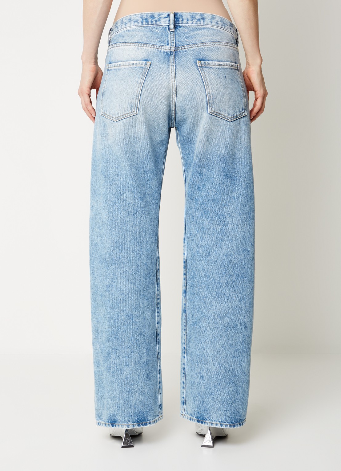 Maison Margiela High waist straight leg jeans met lichte wassing - achterkant indigo