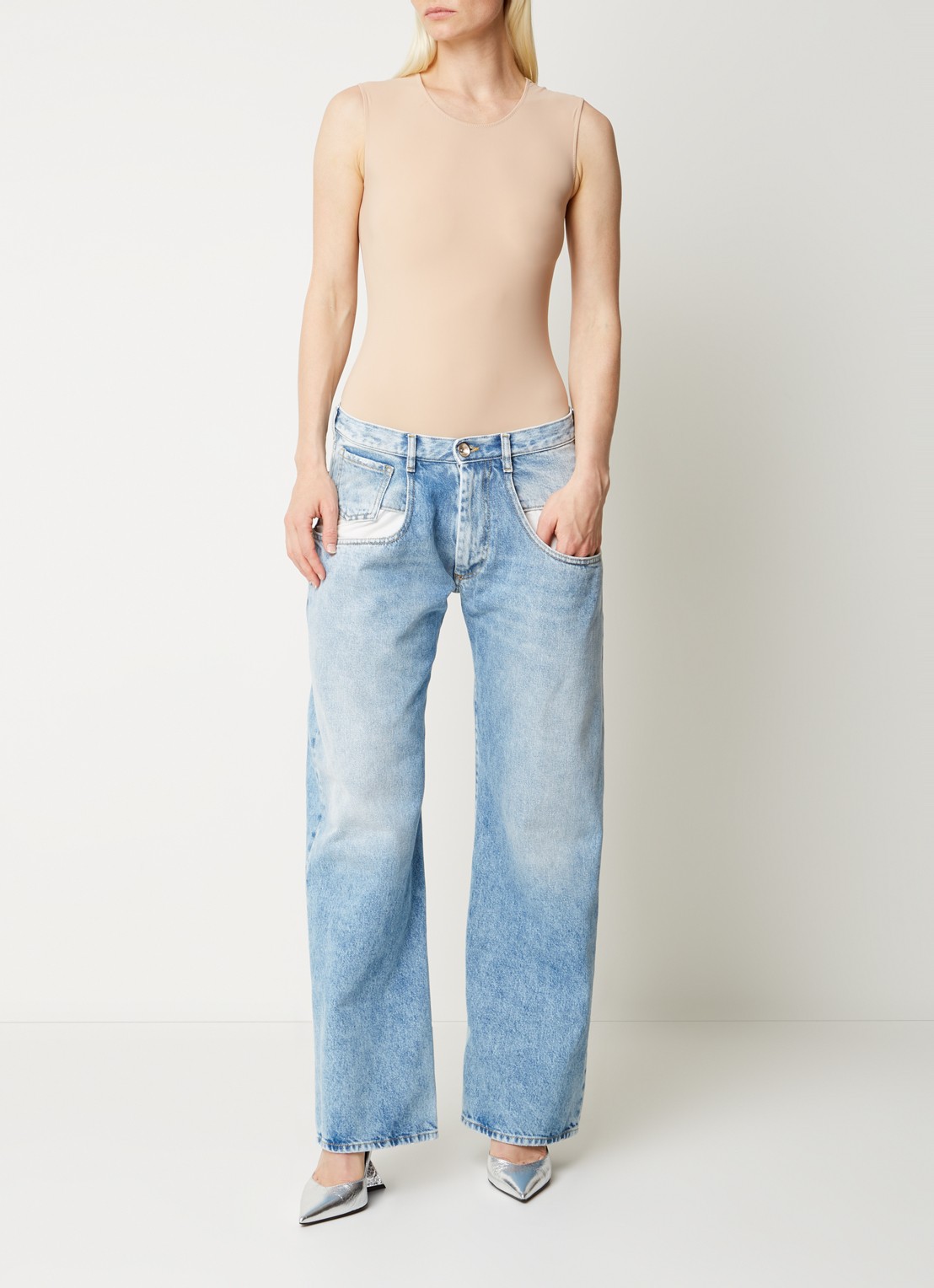 Maison Margiela High waist straight leg jeans met lichte wassing - voorkant 4 indigo