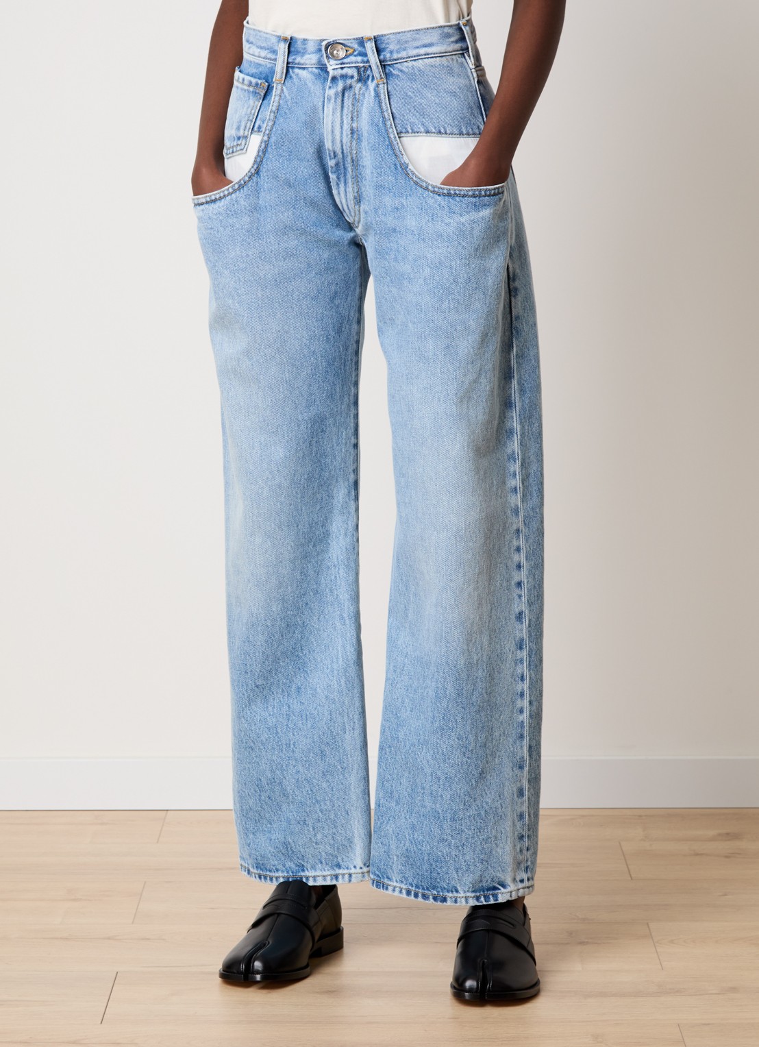 Maison Margiela High waist straight leg jeans met lichte wassing - detail 9 indigo