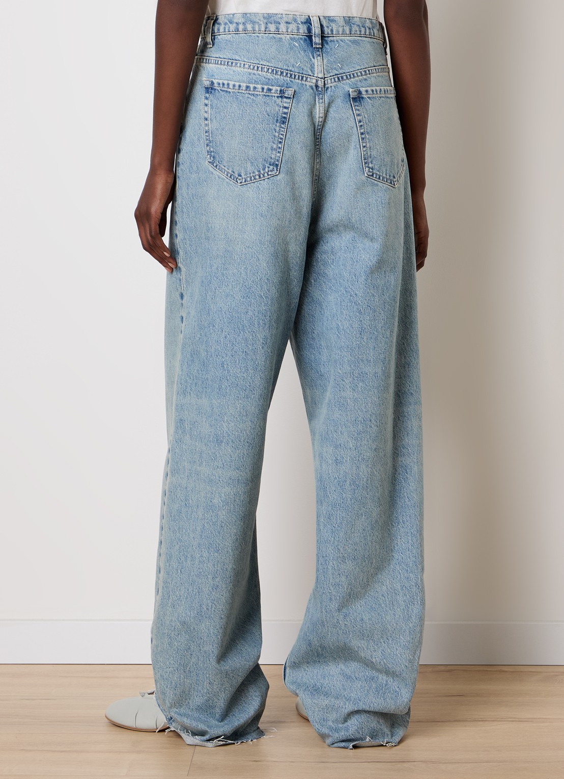 Maison Margiela High waist tapered jeans met steekzakken - achterkant 4 lichtblauw