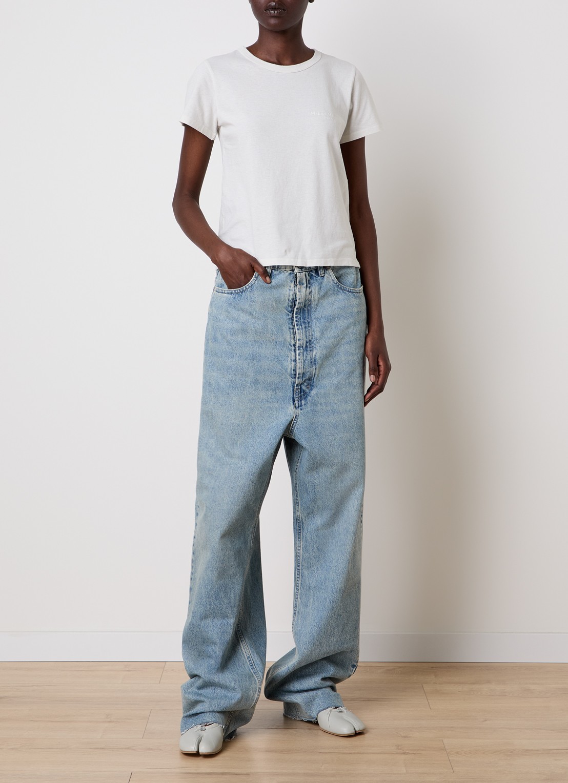 Maison Margiela High waist tapered jeans met steekzakken - voorkant 6 lichtblauw
