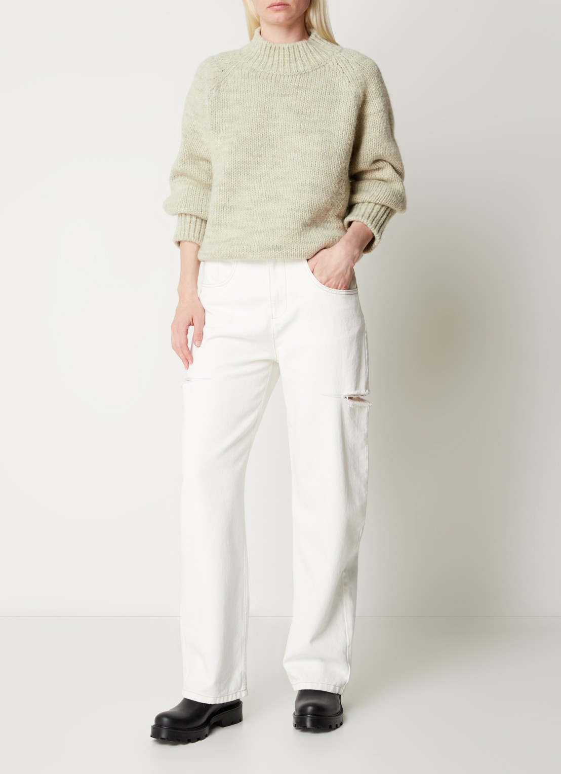 Maison Margiela High waist wide leg jeans met ripped details - voorkant 2 gebroken wit
