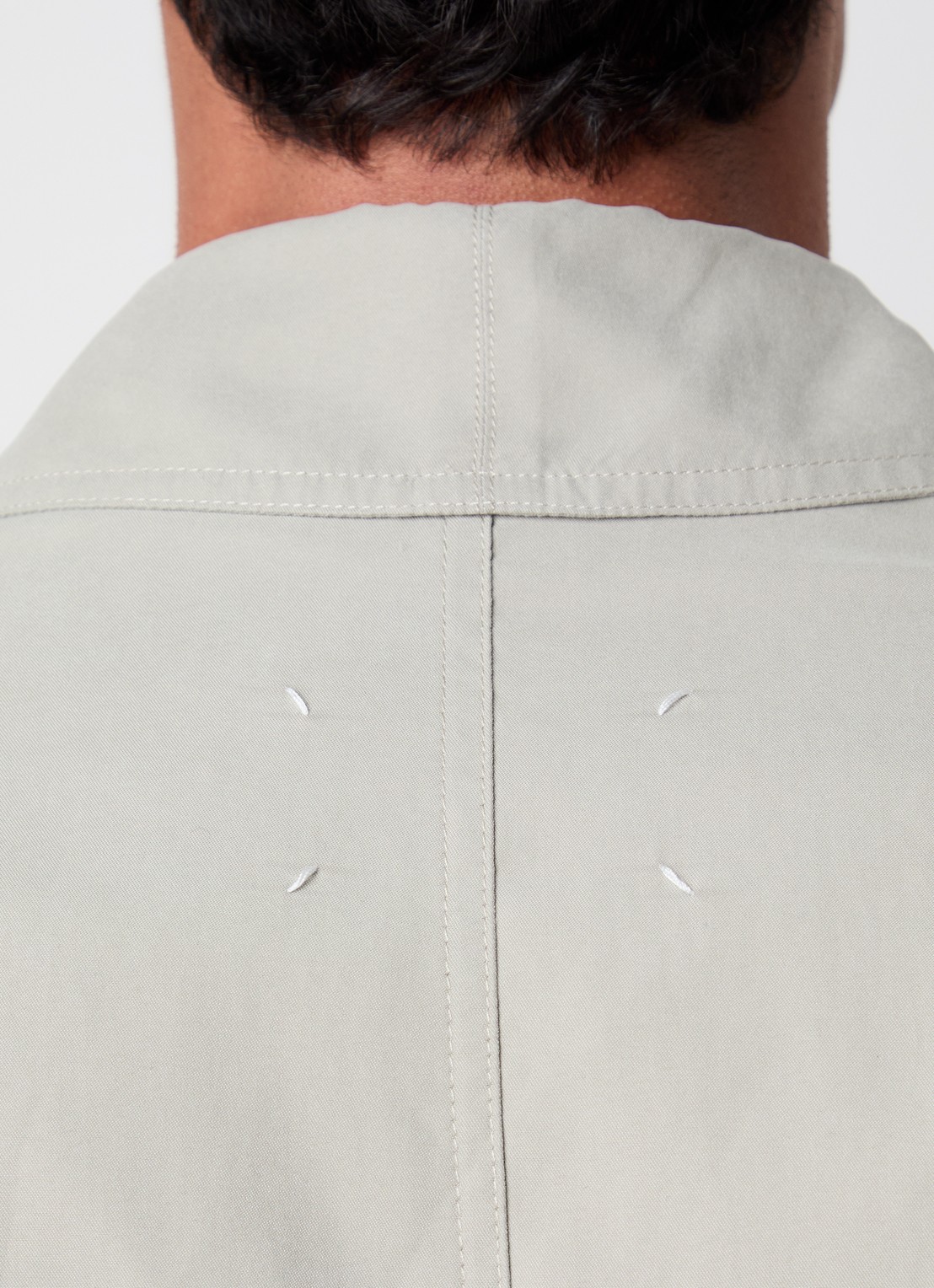 Maison Margiela Peach mantel met steekzakken - detail 3 zand
