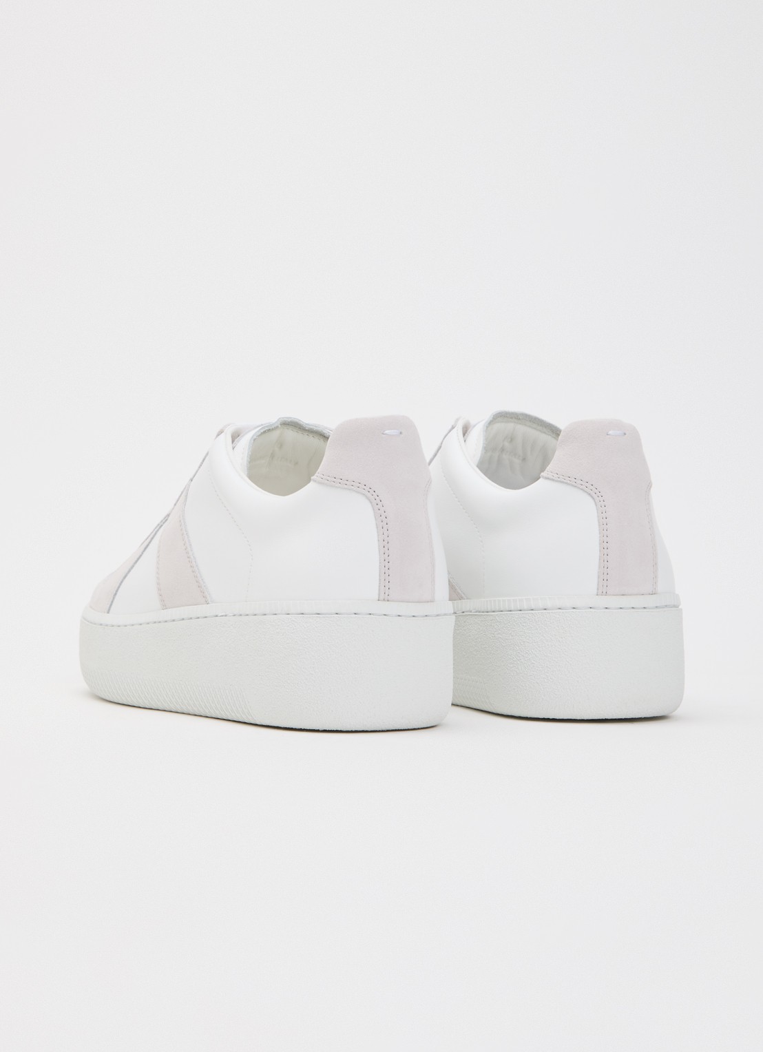Maison Margiela Replica sneaker van kalfsleer met kalfssuède details met plateauzool - achterkant 6 wit