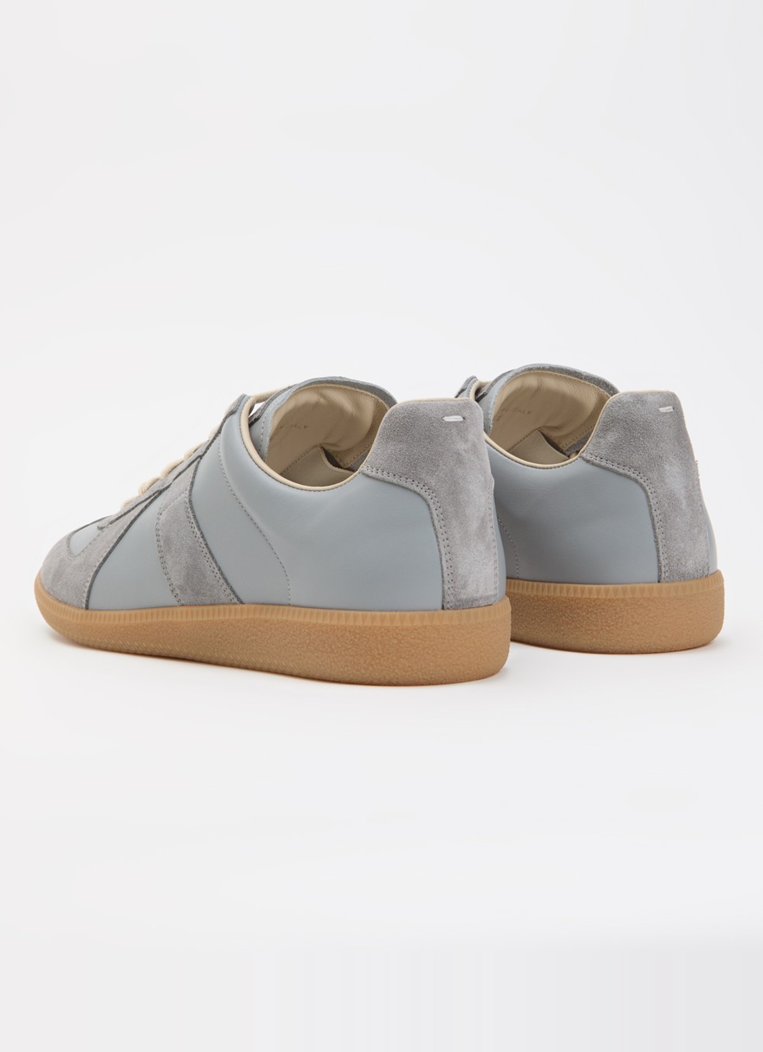 Maison Margiela Replica sneaker van kalfsleer met kalfssuède details - achterkant staalblauw