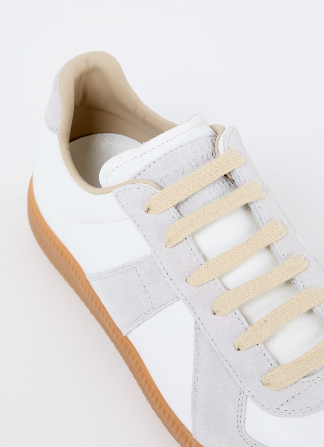 Maison Margiela Replica sneaker van lamsleer met kalfssuède details - detail 4 wit
