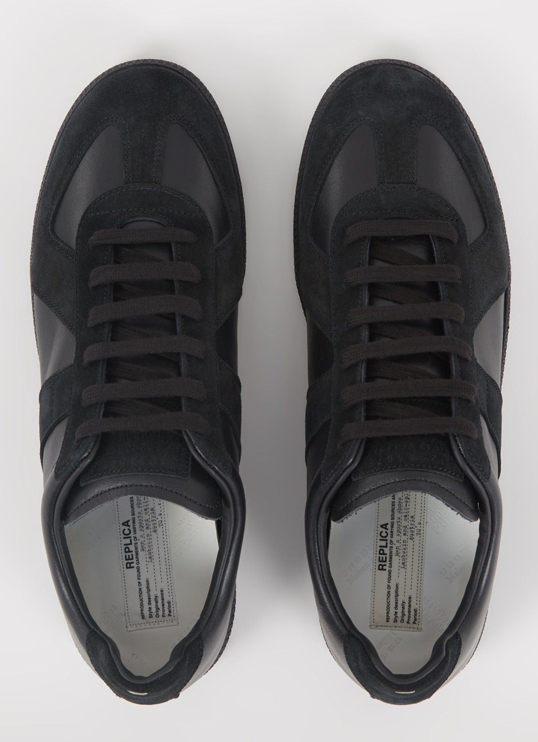 Maison Margiela Replica sneaker van lamsleer met suède details - detail 4 zwart