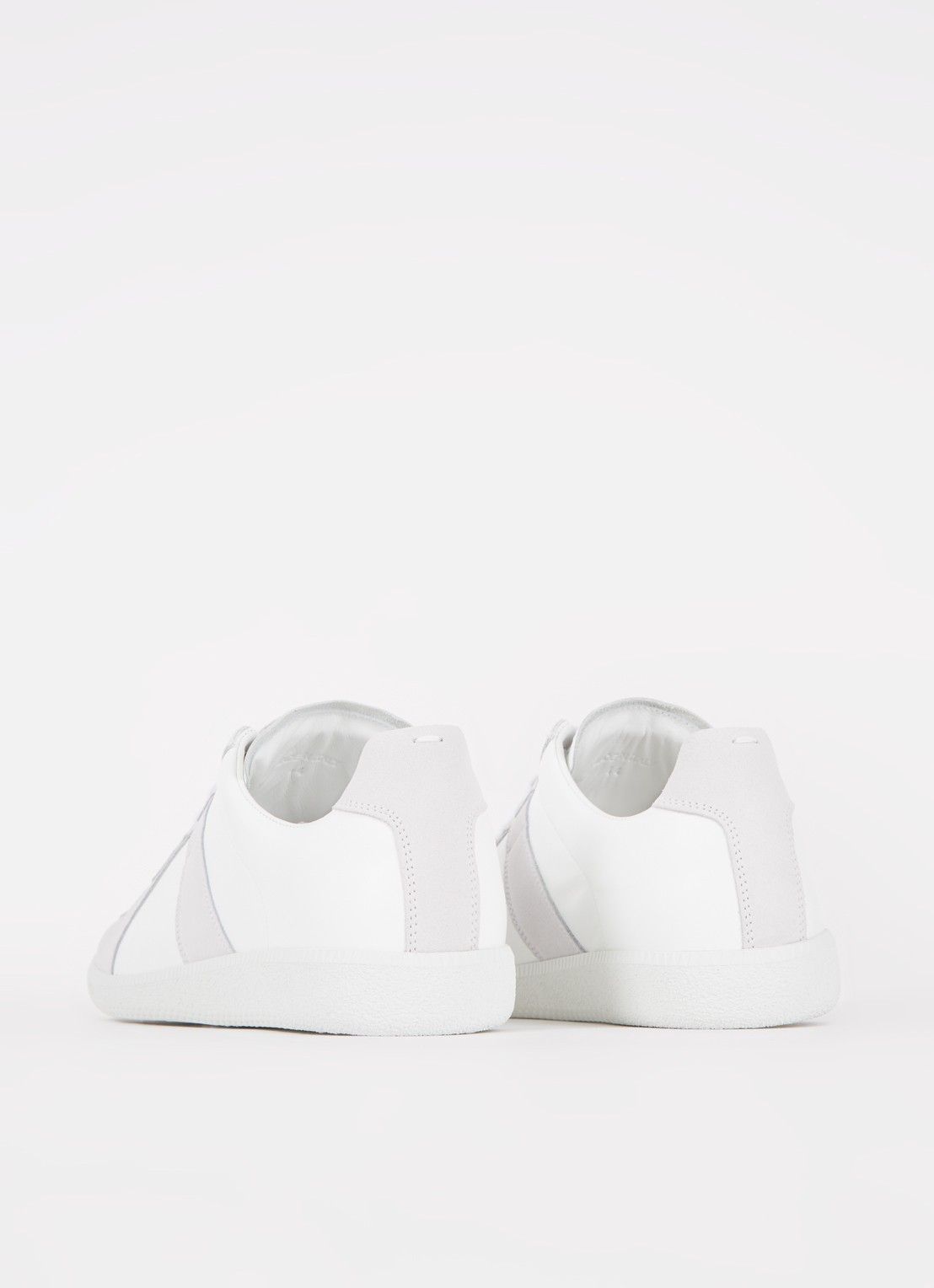 Maison Margiela Replica sneaker van lamsleer met suède details - achterkant wit