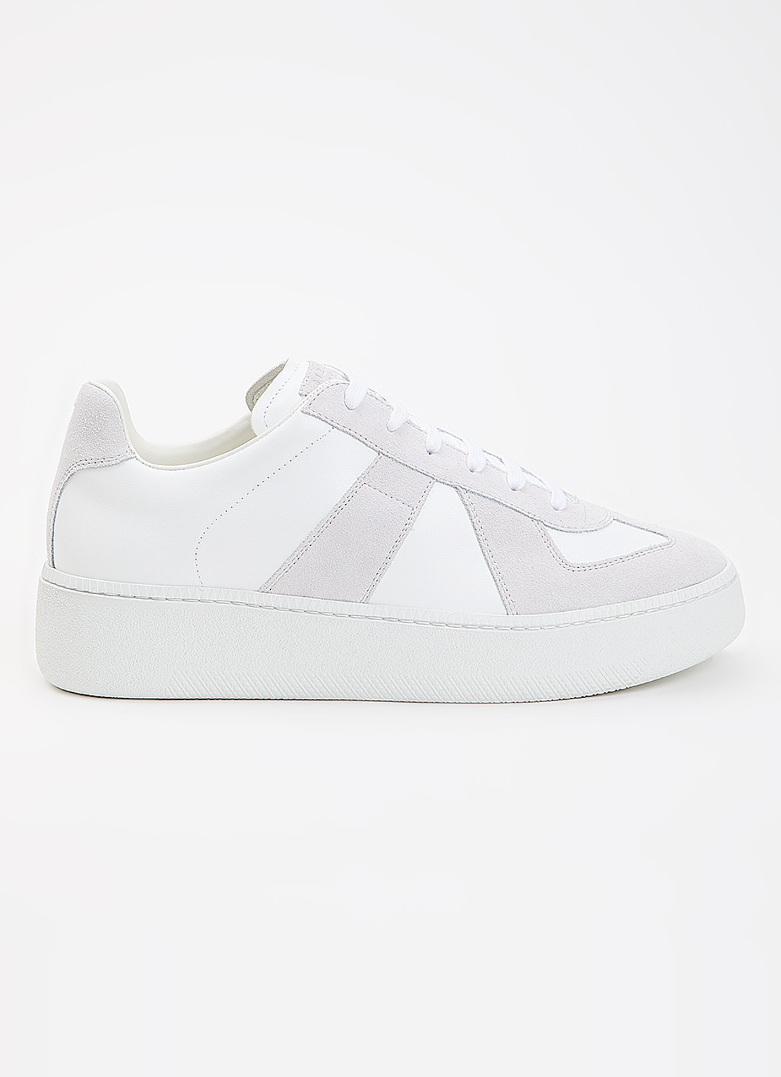Maison Margiela Replica Wedge sneaker van kalfsleer met kalfssuède details - voorkant gebroken wit