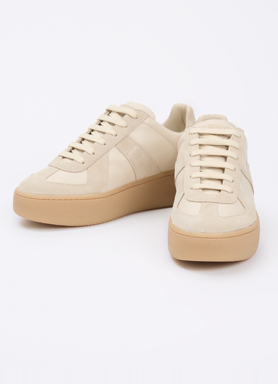 Maison Margiela Replica Wedge sneaker van kalfsleer met kalfssuède details - detail 2 beige