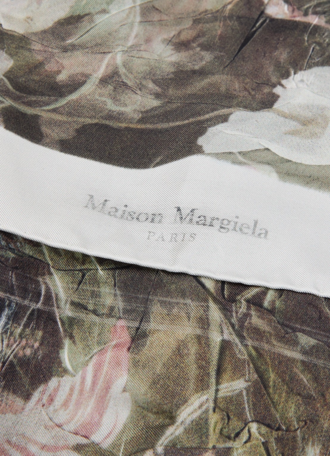 Maison Margiela Sjaal van zijde met bloemenprint 90 x 90 cm - detail 2 gebroken wit