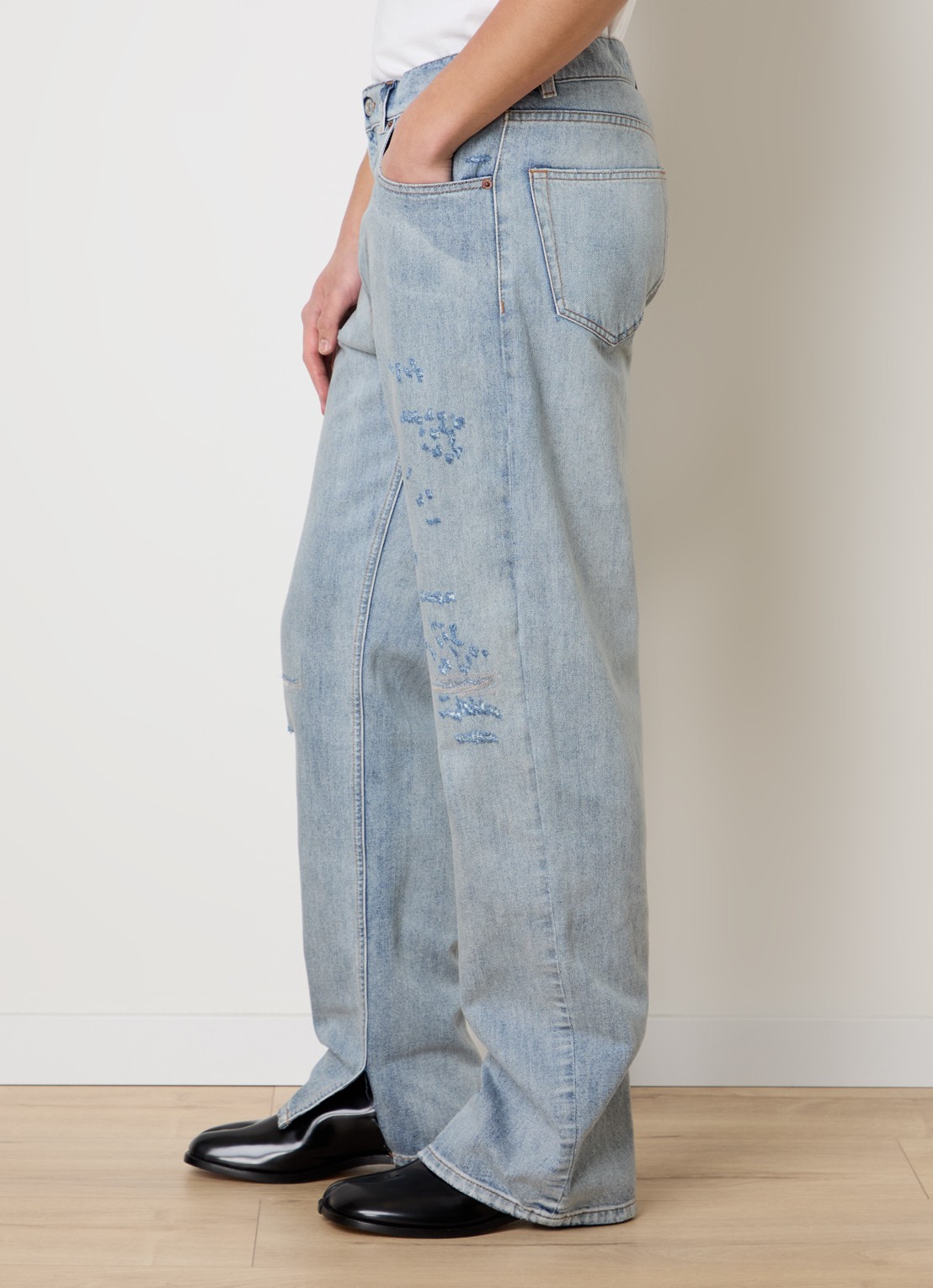 Maison Margiela Straight leg jeans met destroyed afwerking - detail 4 lichtblauw