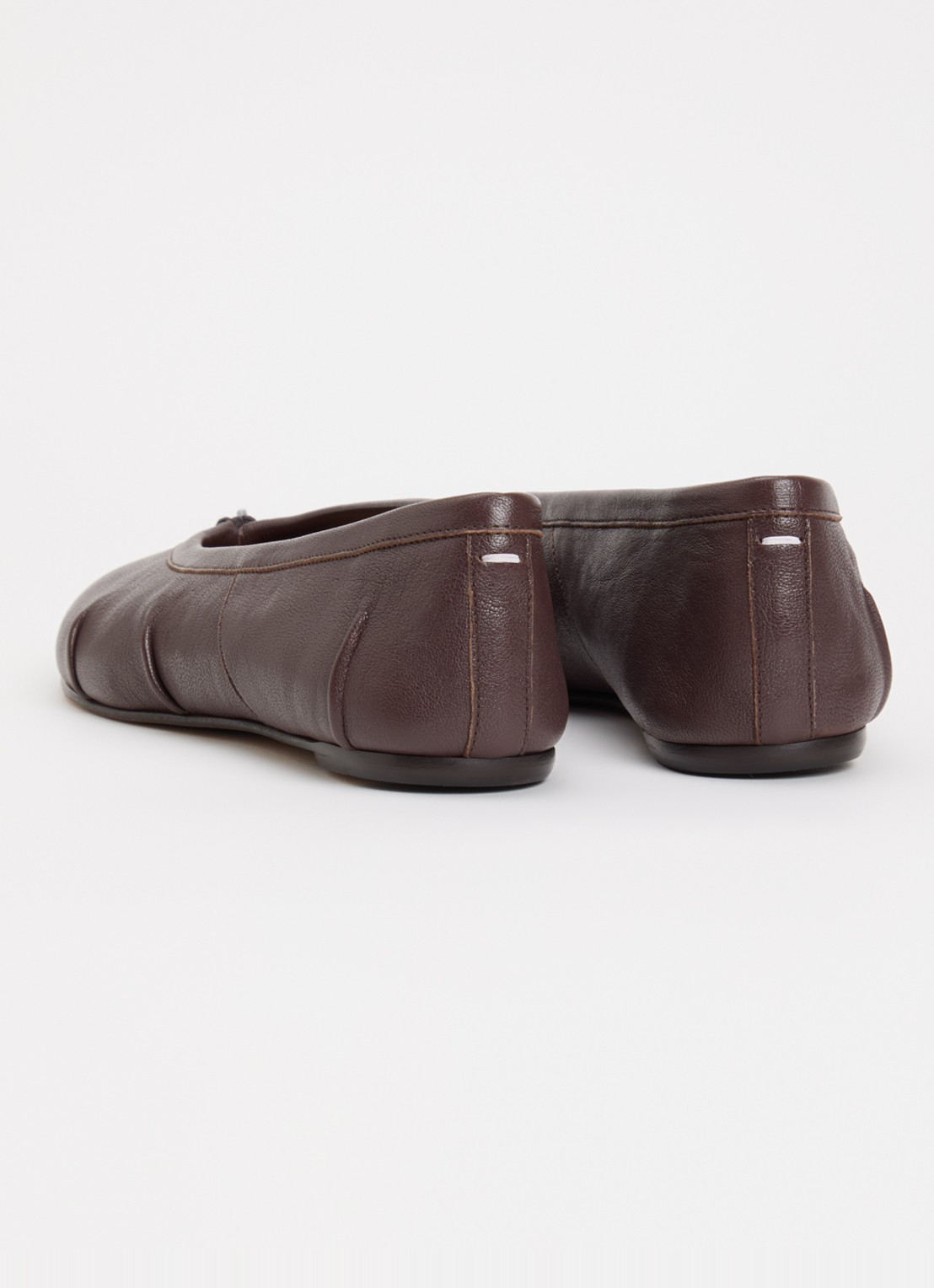 Maison Margiela Tabi ballerina van kalfsleer - achterkant kastanjebruin