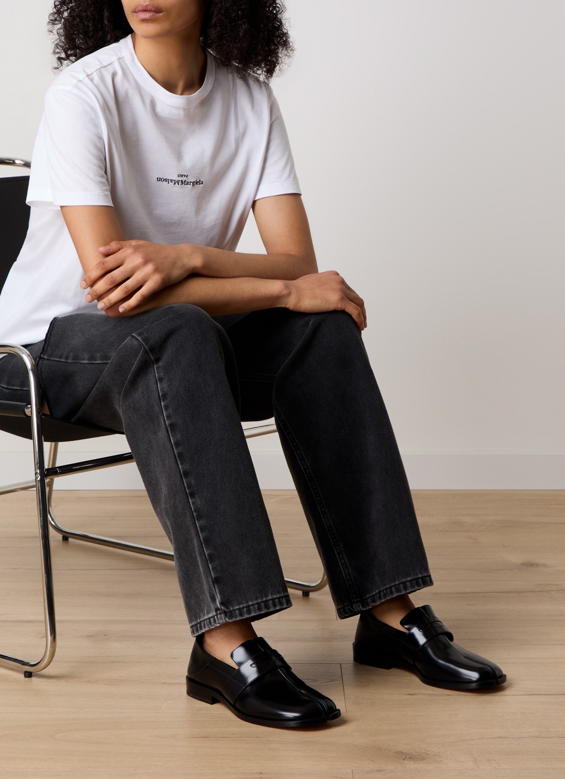 Maison Margiela Tabi loafer van leer - voorkant 3 zwart