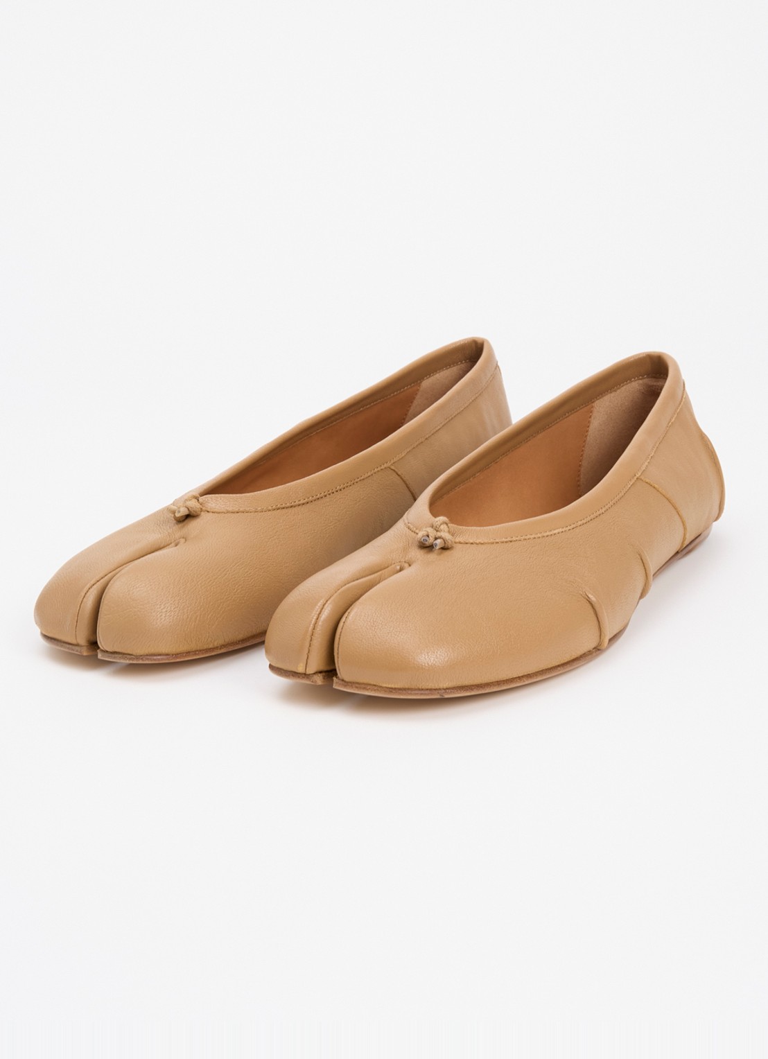 Maison Margiela Tabi New ballerina van lamsleer - detail 2 lichtbruin