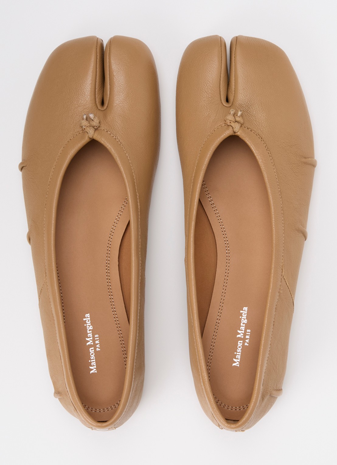 Maison Margiela Tabi New ballerina van lamsleer - detail 3 lichtbruin