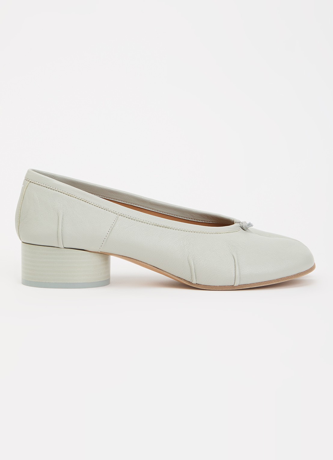 Maison Margiela Tabi pump van lamsleer - voorkant 5 lichtgrijs