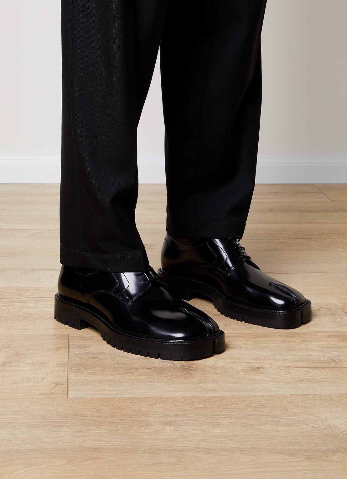 Maison Margiela Tabi veterschoen van kalfsleer - voorkant 2 zwart
