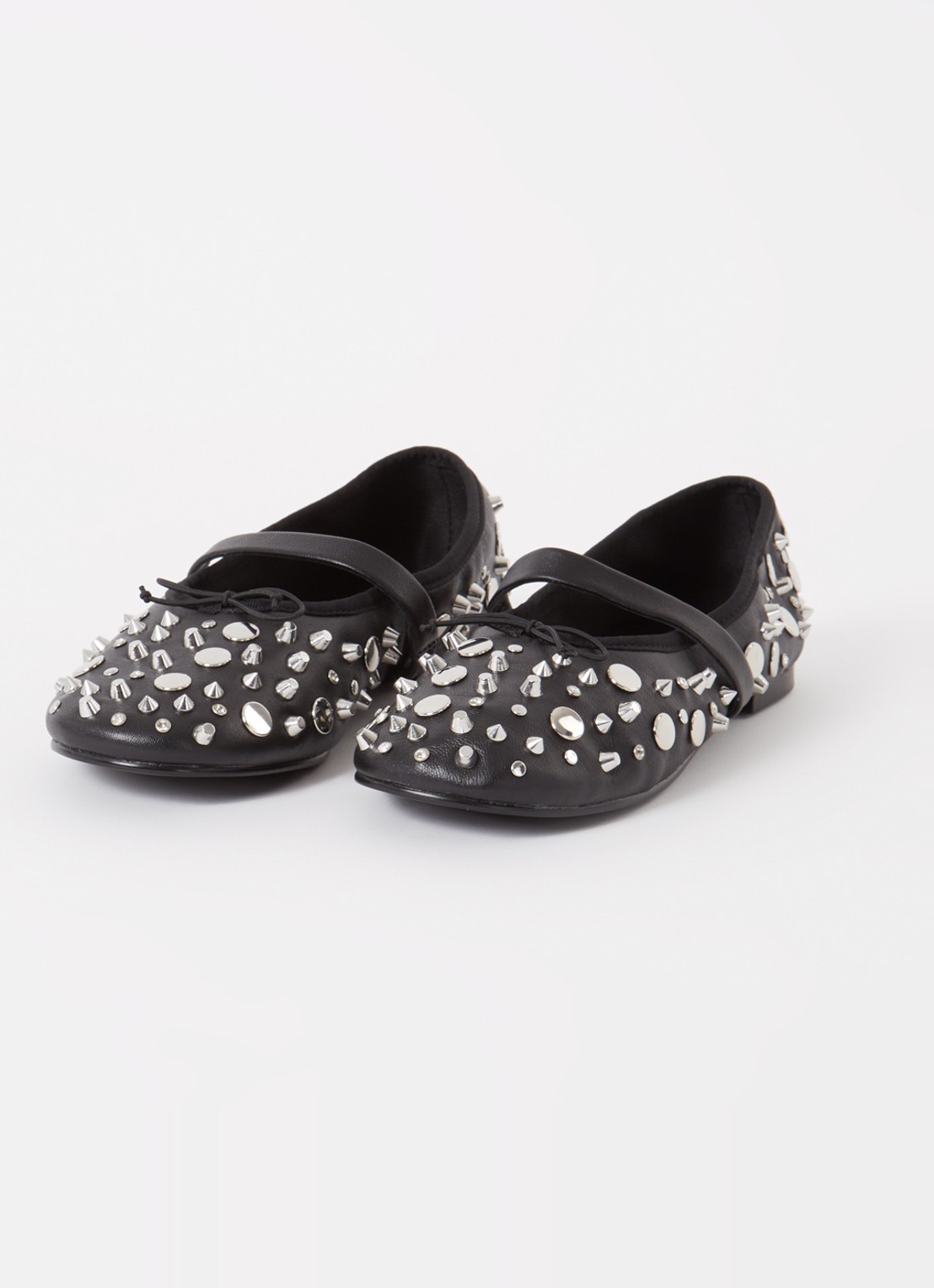 Maje Ballerina van kalfsleer met studs  - detail zwart
