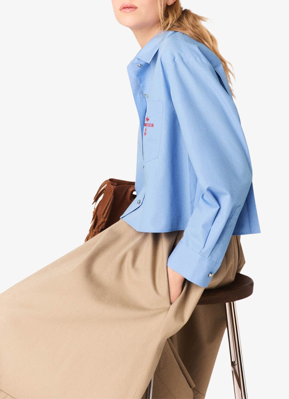 Maje Blouse met plooien en borduring - detail 4 lichtblauw