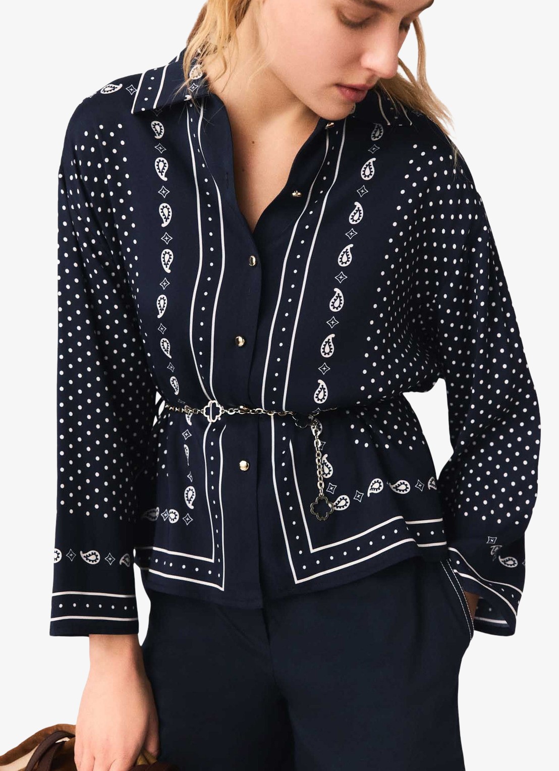 Maje Blouse met stippenprint - detail 3 donkerblauw