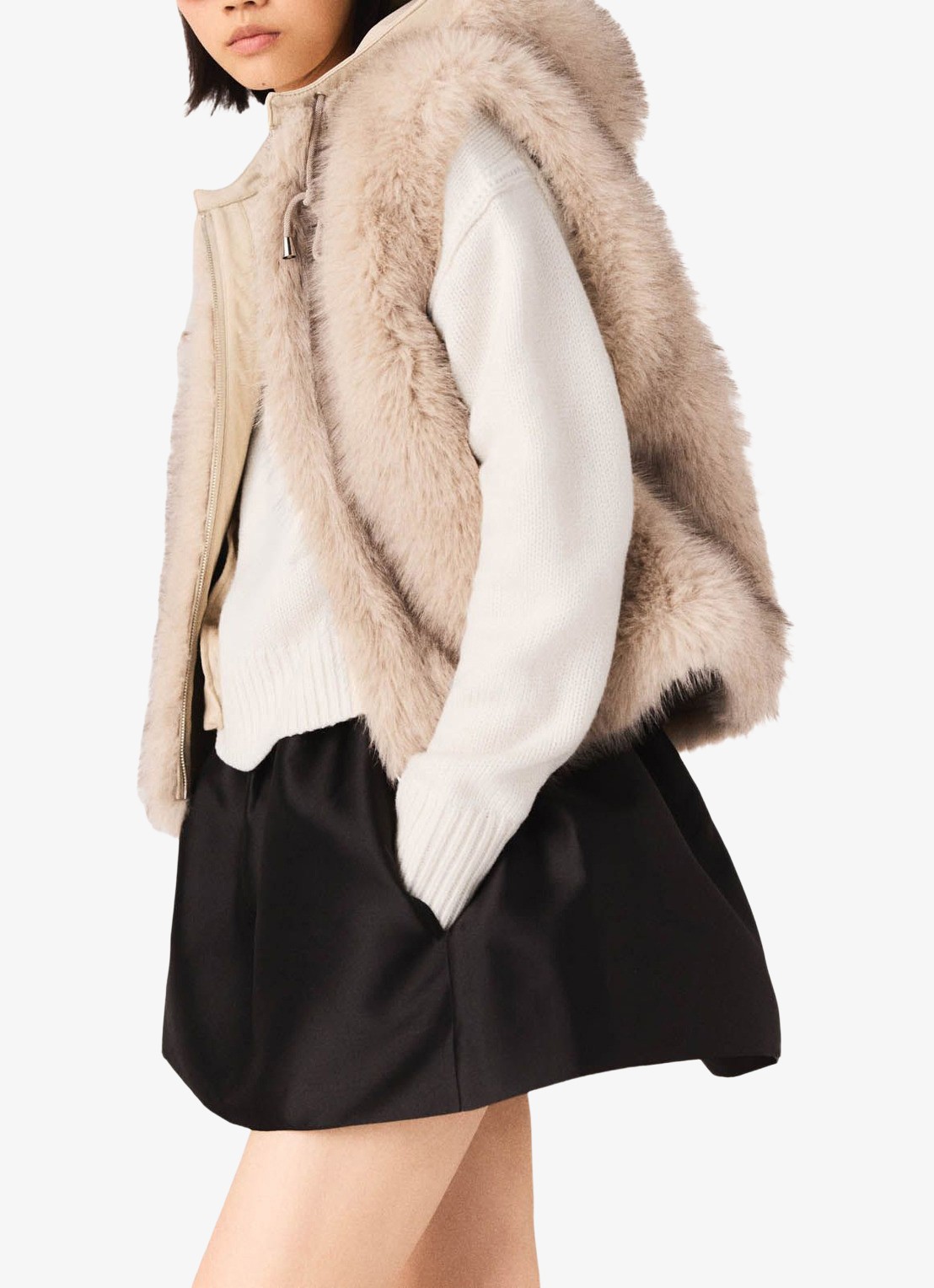 Maje Bodywarmer van imitatiebond - detail 2 beige