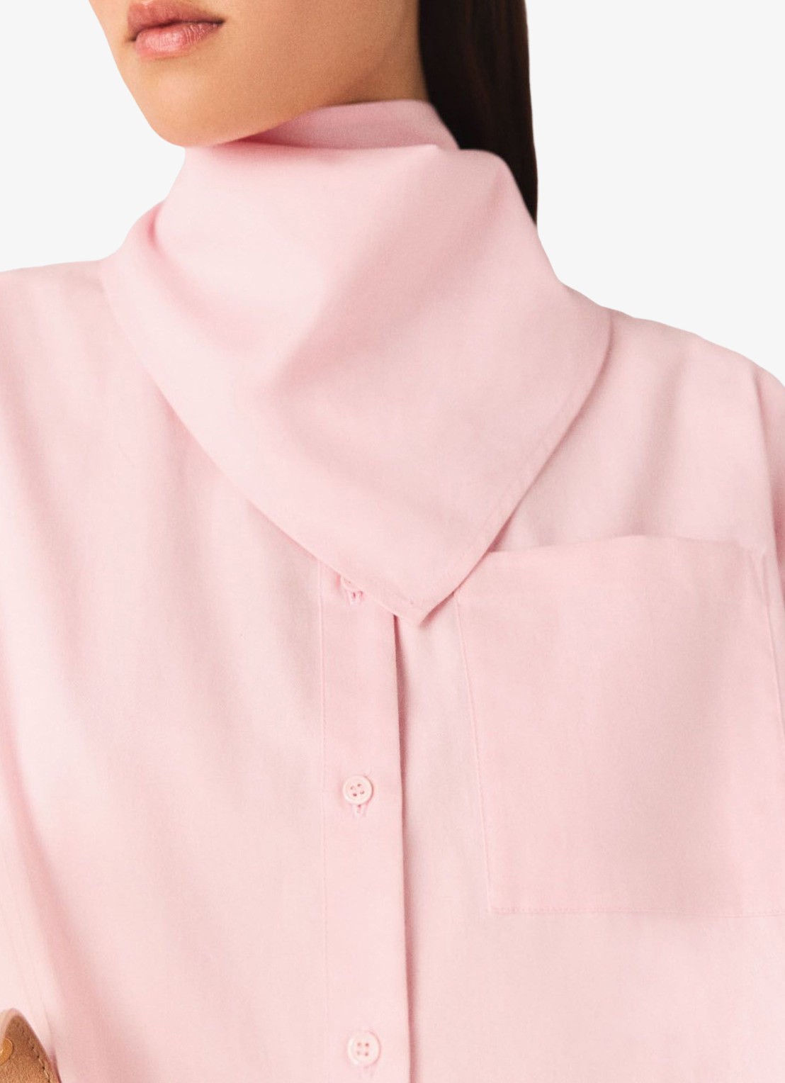 Maje Cionea blouse met borstzak en afneembare sjaalkraag - detail 5 lichtroze
